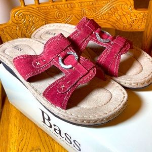 New in Box!! Bass Agatha Size 8